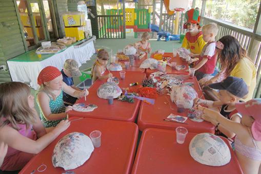 DELPHiN PALACE DELUXE COLLECTiON