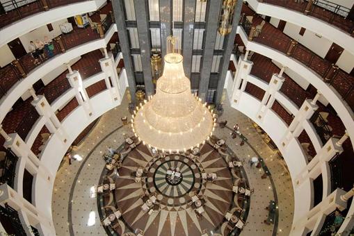 DELPHiN PALACE DELUXE COLLECTiON